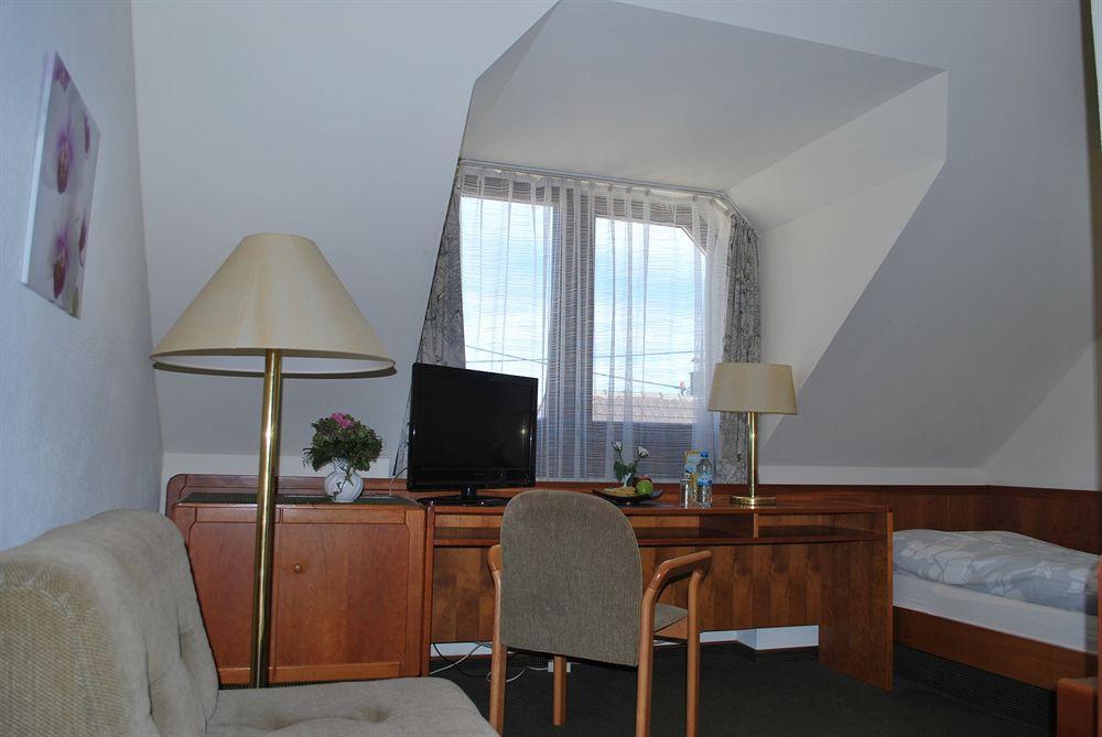 Hotel Rheingauer Tor Hochheim am Main Extérieur photo