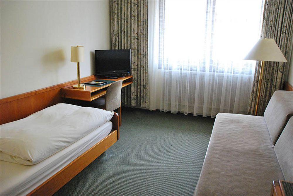 Hotel Rheingauer Tor Hochheim am Main Extérieur photo